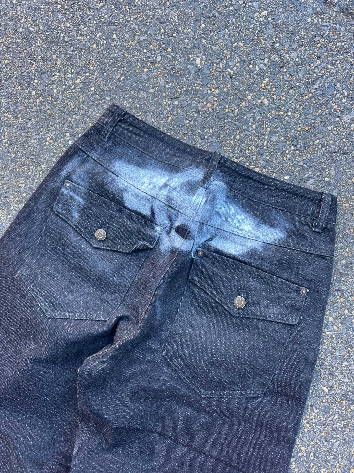 Emblem stenciled TET denim